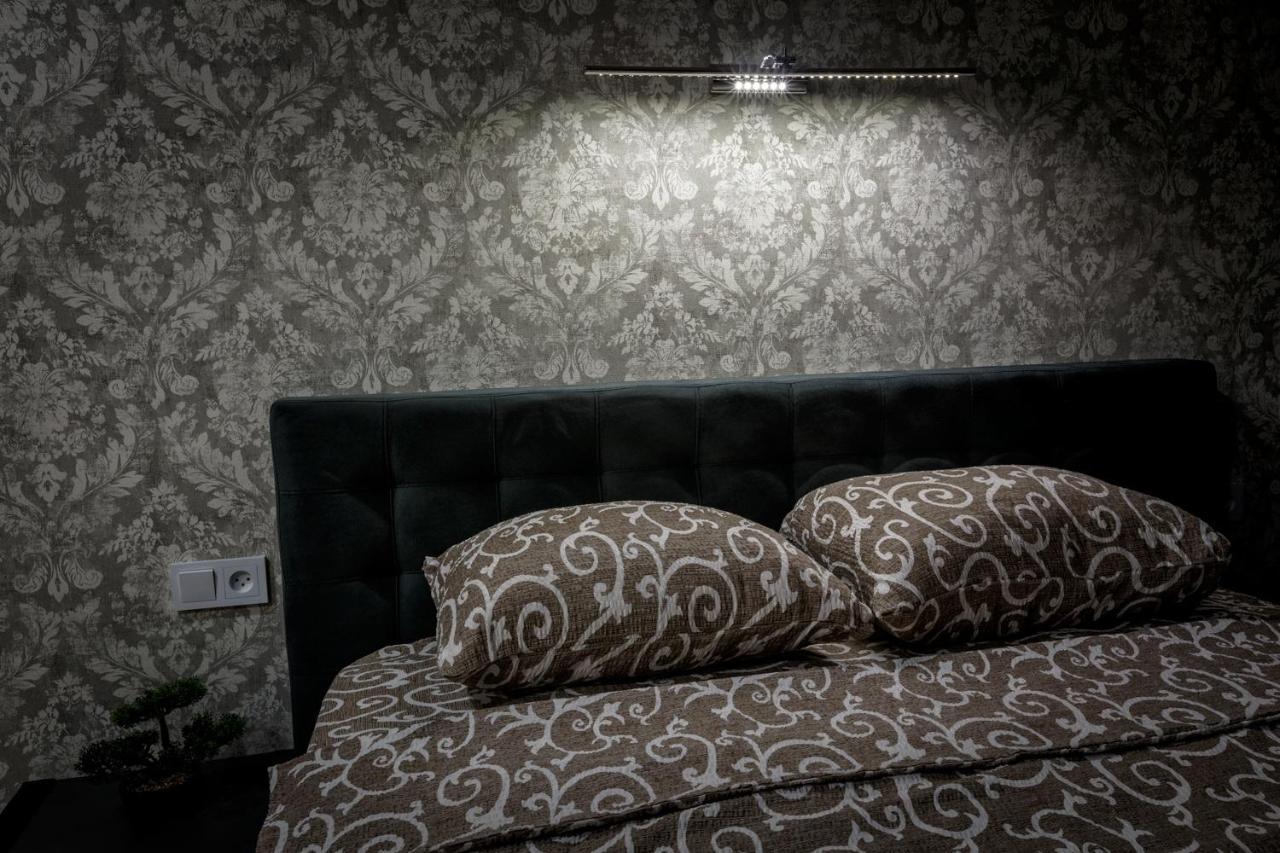 Apartment In The Center! Panoramic Windows! Fireplace! Chişinǎu Buitenkant foto