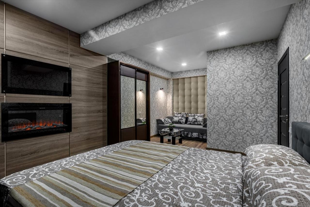 Apartment In The Center! Panoramic Windows! Fireplace! Chişinǎu Buitenkant foto